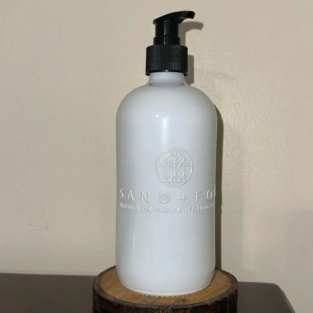 SAND + FOG White Embossed Glass Aloe Scented Soap